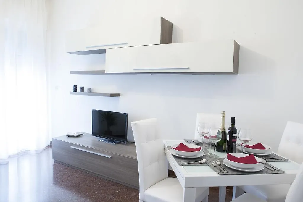 Casa Renier-Biennale Apartment Venice 0*,