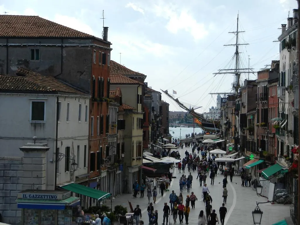 Casa Renier-Biennale Apartment Venice Italy